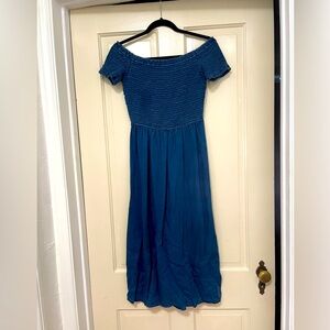 Old Navy Chambray Midi Dress Size SM Smocked Milkmaid Lightweight Stretch Soft